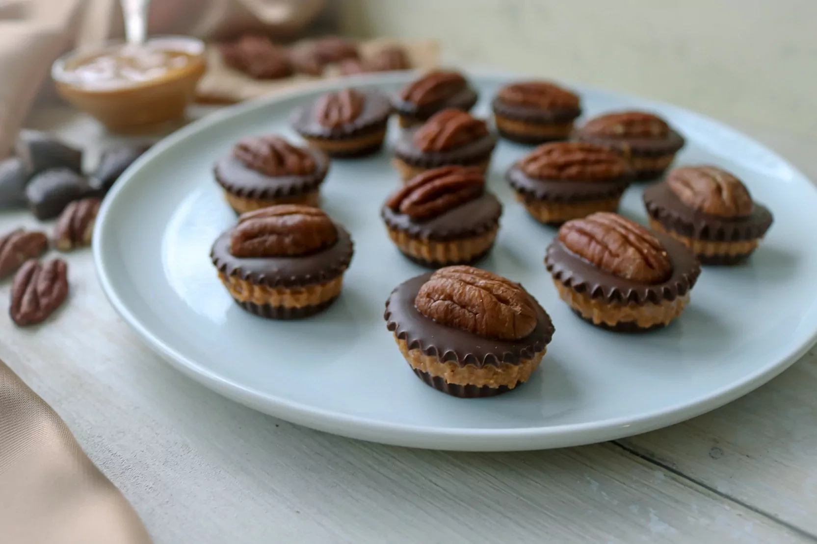 Веганские шоколадные конфеты с ореховой пастой без глютена