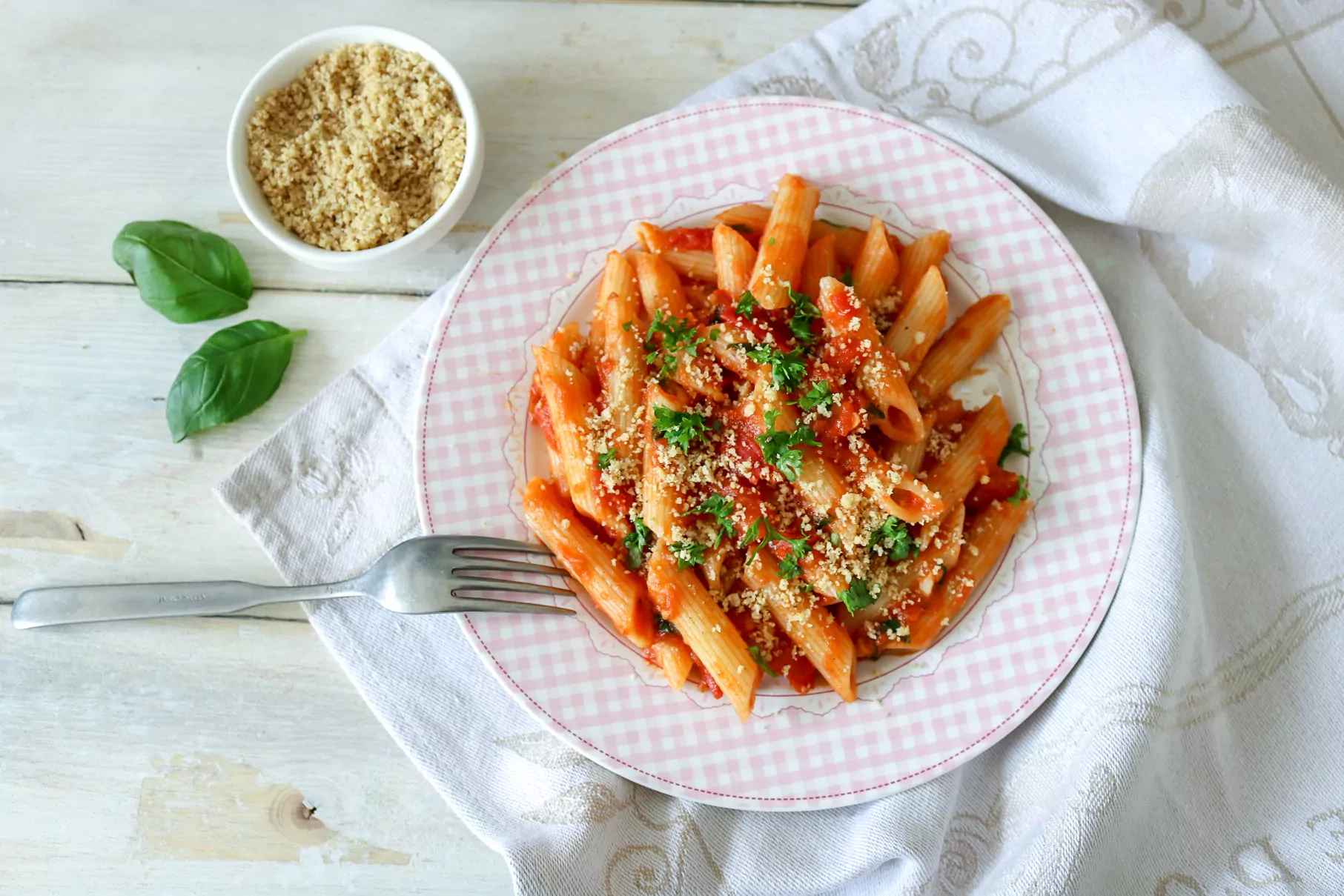 Веганская паста Penne Rigate со свежим томатным соусом