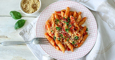 Веганская паста Penne Rigate со свежим томатным соусом